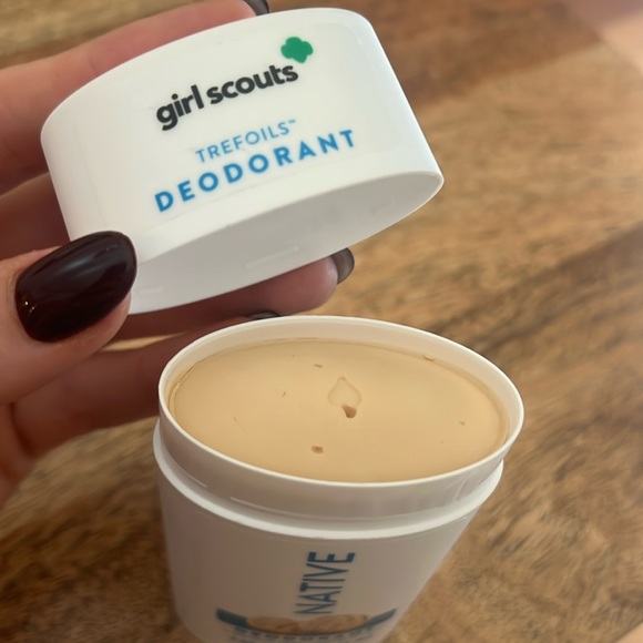 Native Girl Scouts Trefoils Deodorant - Picture 2 of 3